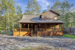 The cozy cabin get away with hot tub